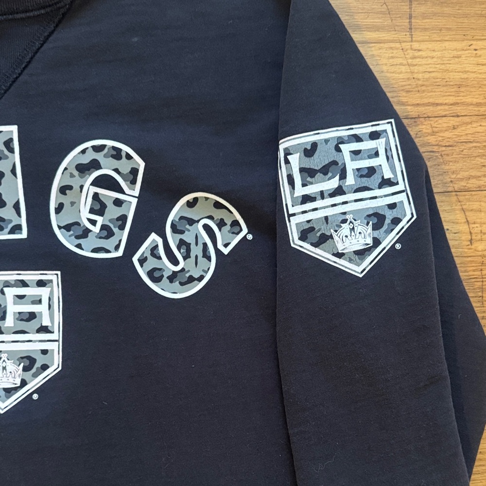 '47 LA Kings Black Kings Sweatshirt - Picture 6 of 7